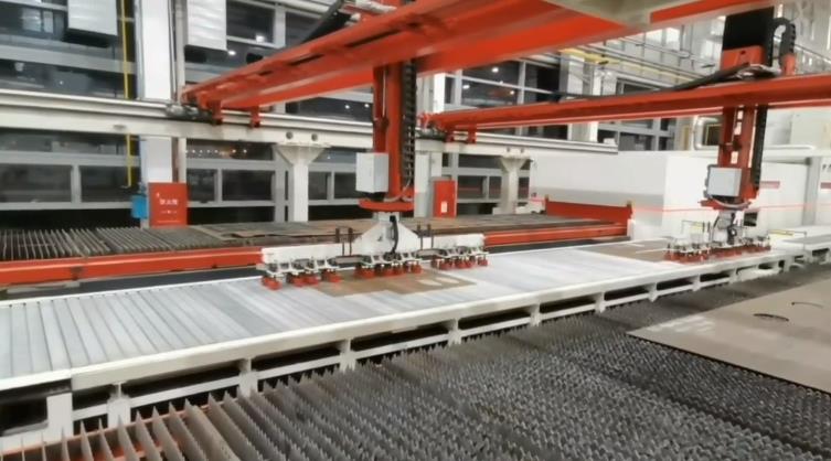 千豪大型桁架鋼板自動化分揀機(jī)器人